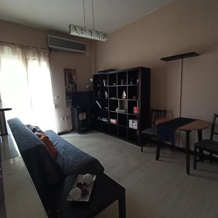 Modern Apartment, 5΄ Walk From Central Metro Station Athena Bagian luar foto