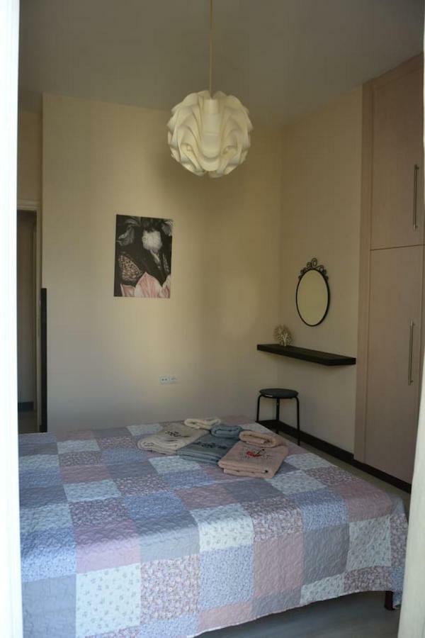 Modern Apartment, 5΄ Walk From Central Metro Station Athena Bagian luar foto