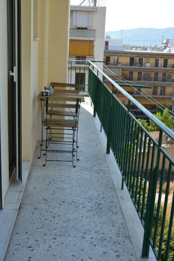 Modern Apartment, 5΄ Walk From Central Metro Station Athena Bagian luar foto