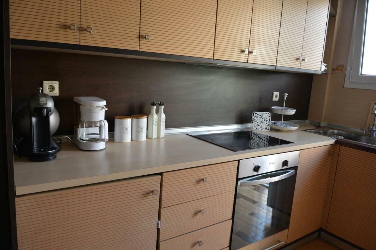 Modern Apartment, 5΄ Walk From Central Metro Station Athena Bagian luar foto