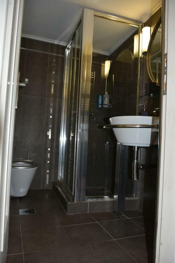 Modern Apartment, 5΄ Walk From Central Metro Station Athena Bagian luar foto