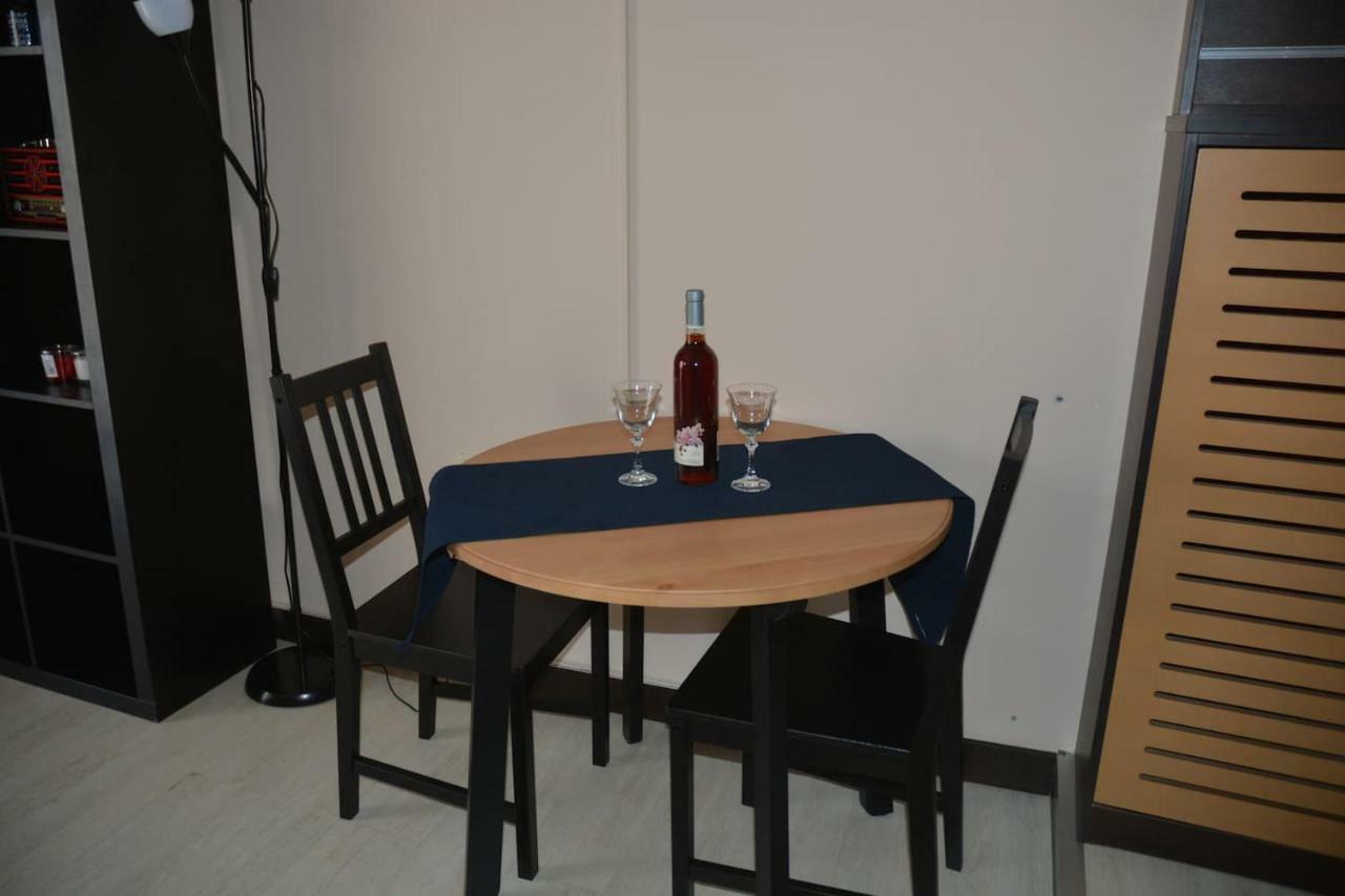 Modern Apartment, 5΄ Walk From Central Metro Station Athena Bagian luar foto