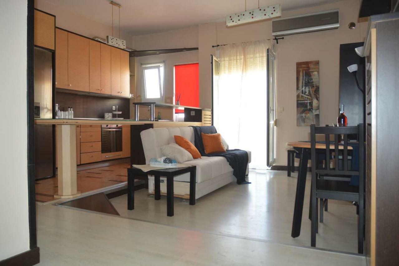 Modern Apartment, 5΄ Walk From Central Metro Station Athena Bagian luar foto