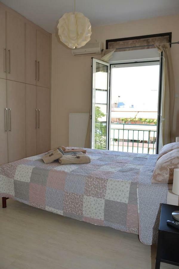 Modern Apartment, 5΄ Walk From Central Metro Station Athena Bagian luar foto