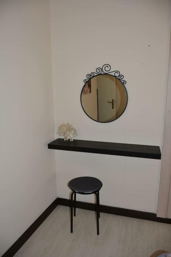 Modern Apartment, 5΄ Walk From Central Metro Station Athena Bagian luar foto